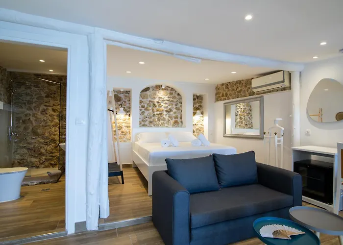Pontikonisi Hotel & Suites